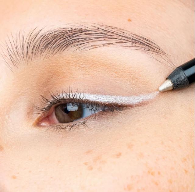METALLIC EYE LINER LONG-LASTING Nº 49