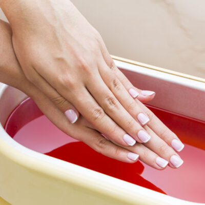 MANICURA SEMIPERMANENTE + EXFOLIANTE+PARAFINA